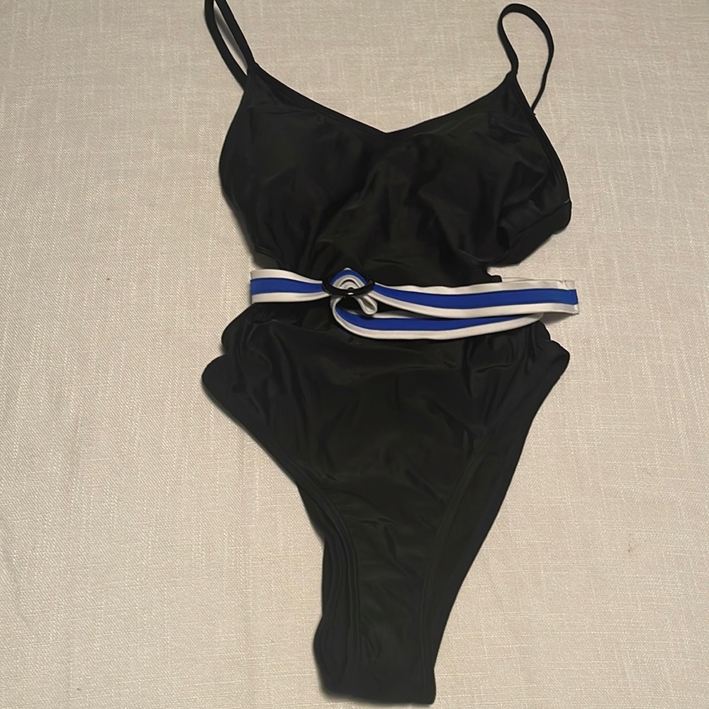 NEW. Size medium